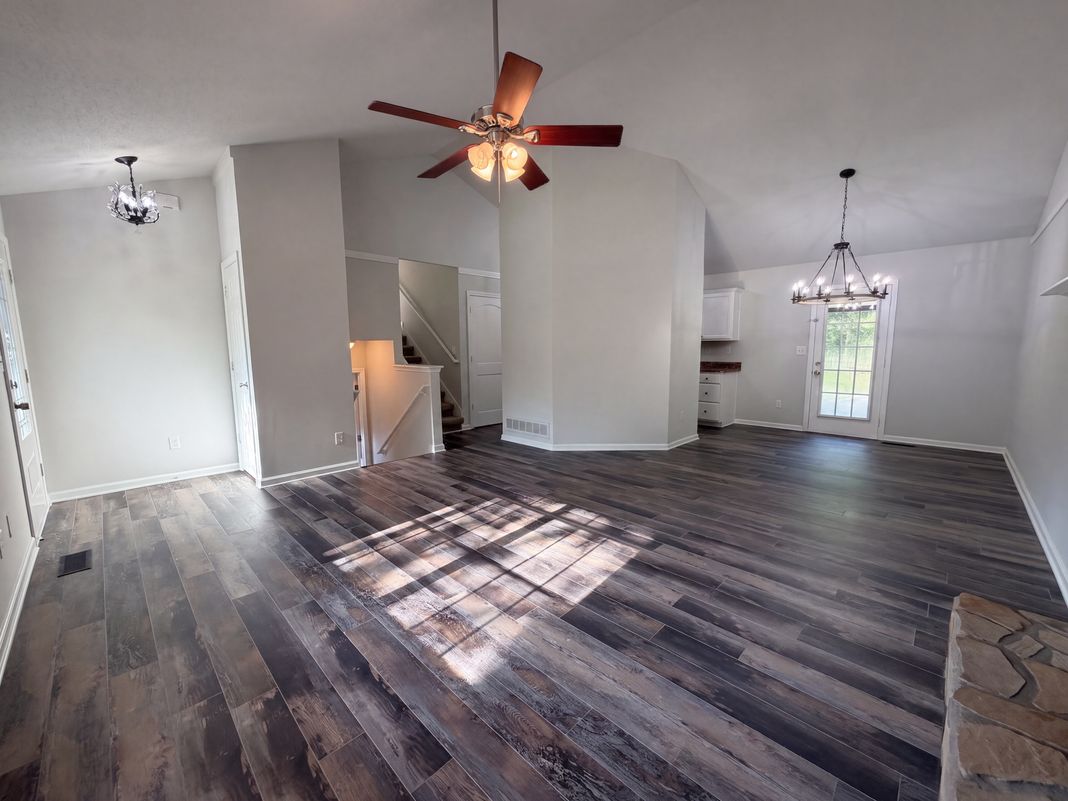 Property photo 3 of 233 Temple Ter