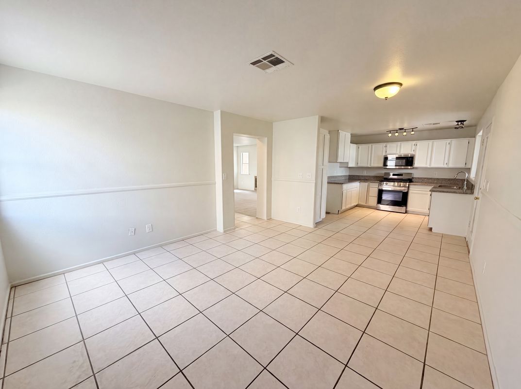 Photo 6 of 43 of 9328 Chilly Pond Ave, Las Vegas, NV