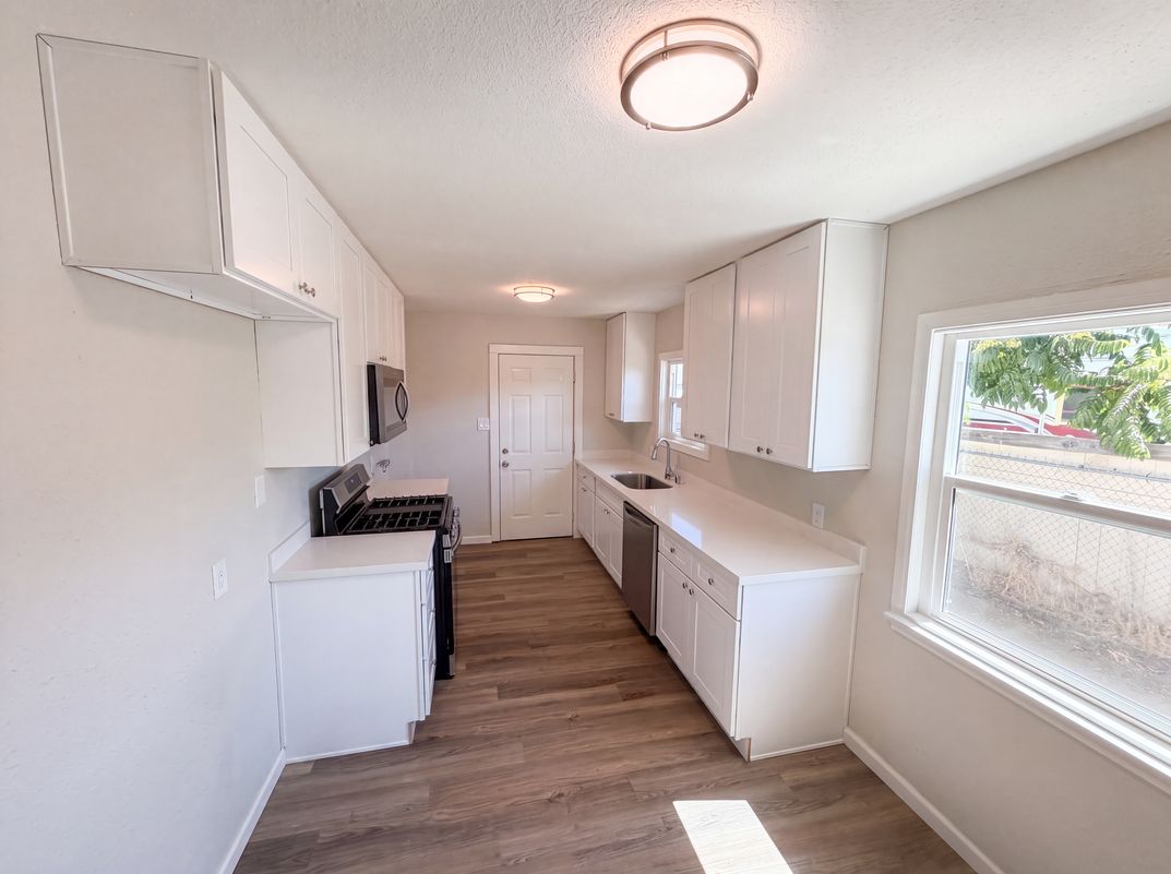 Property photo 2 of 1374 El Nita Ln