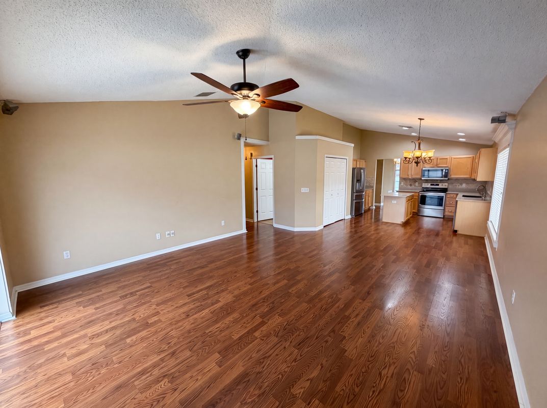 Property photo 3 of 3788 Seminole Dr