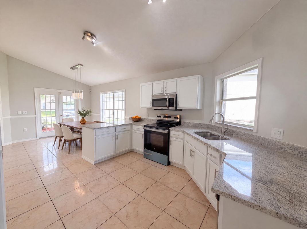 Property photo 2 of 225 Southbridge Cir