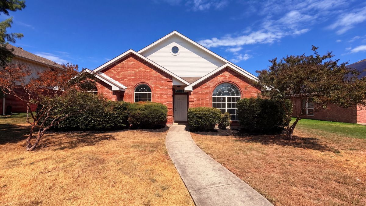 Property photo 1 of 7109 Cottonwood Cir