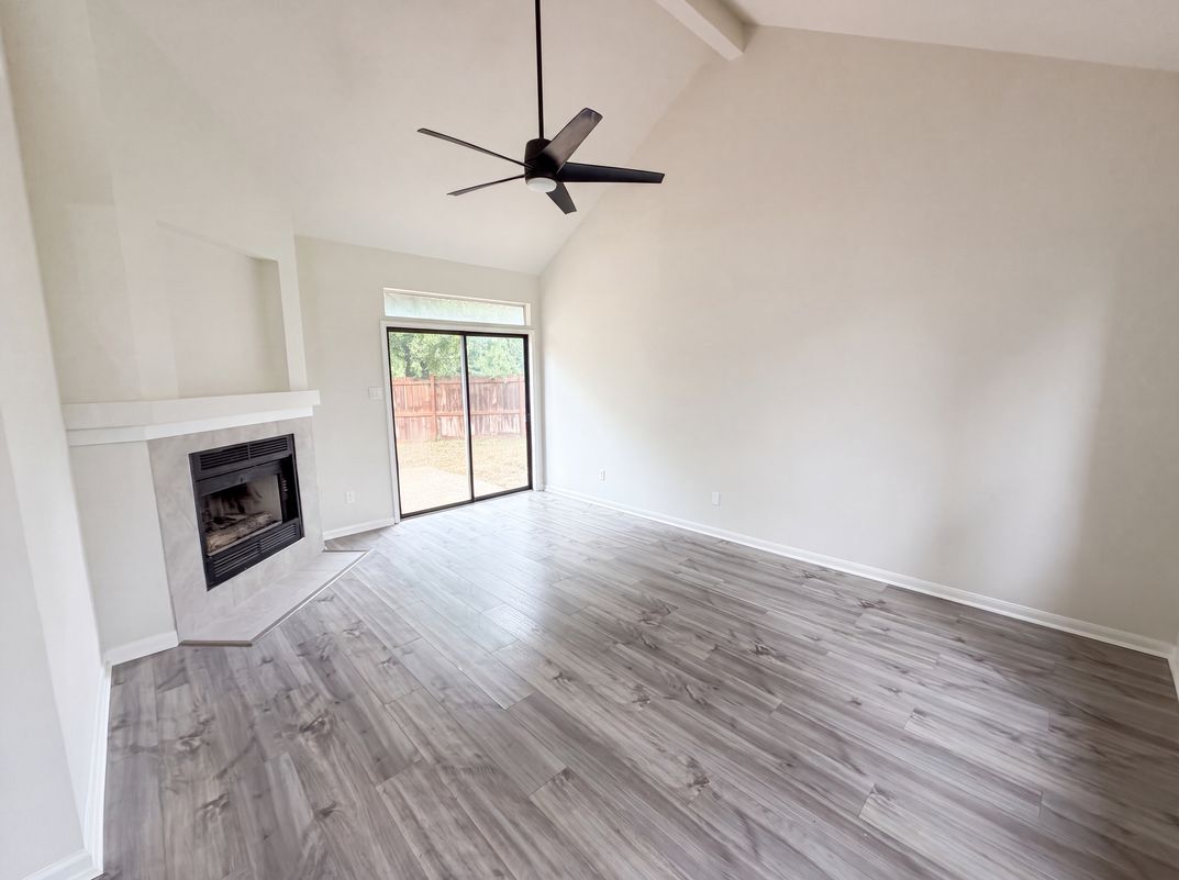 Photo 5 of 24 of 1517 River Oak Dr, Leander, TX