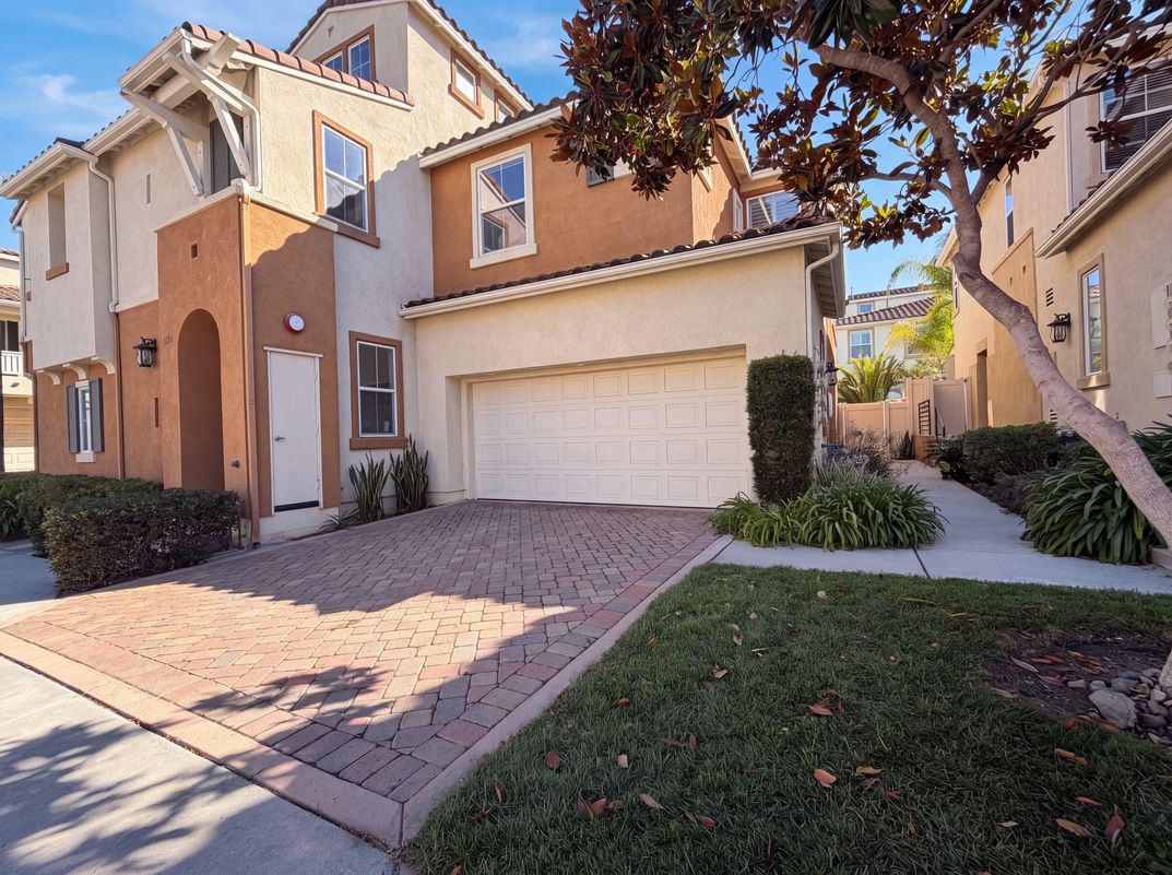 Property photo 1 of 4099 Peninsula Dr
