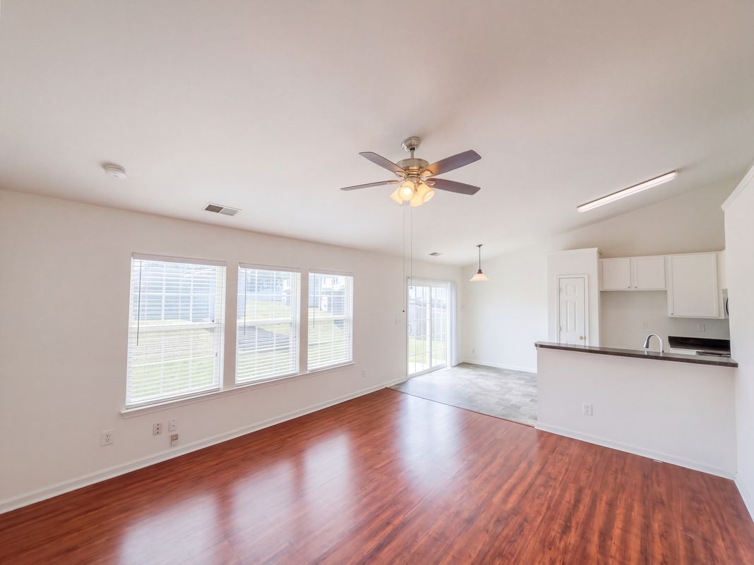 Property photo 3 of 223 Gumtree Dr