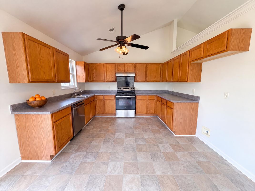Property photo 2 of 5 Dunoon Ct