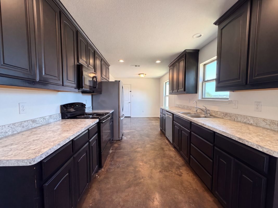 Property photo 2 of 521 Brazos Hills Dr