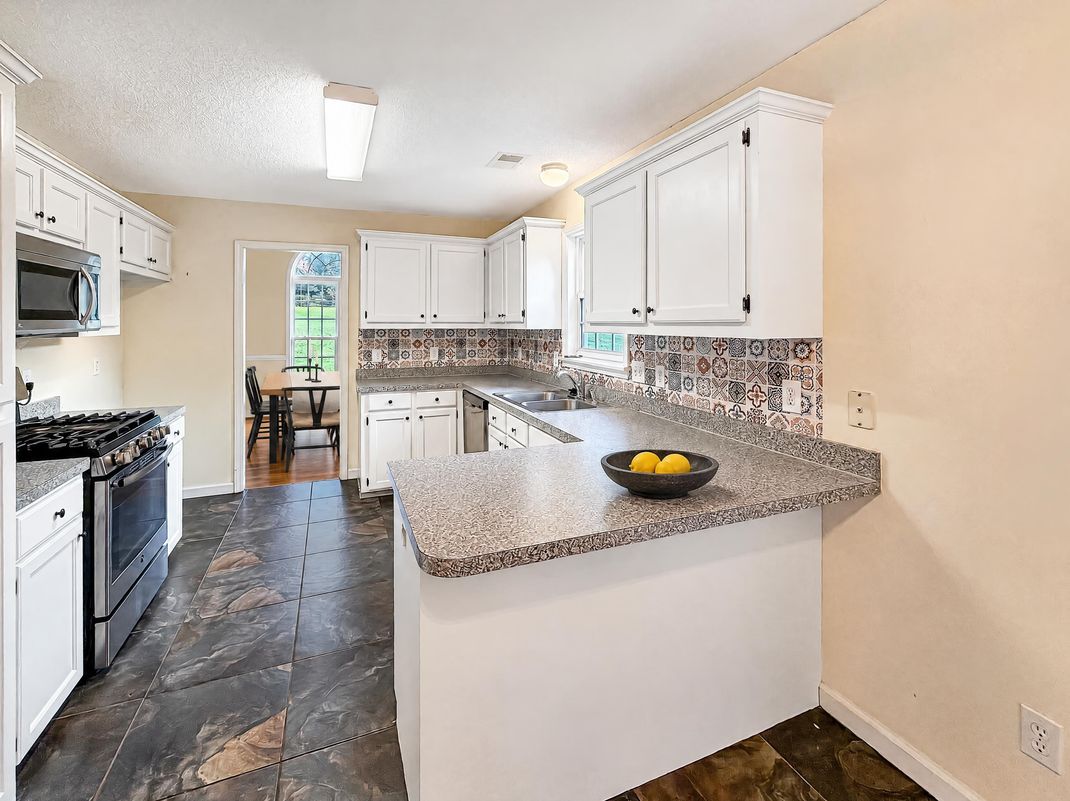 Property photo 2 of 168 Hollow Tree Ct