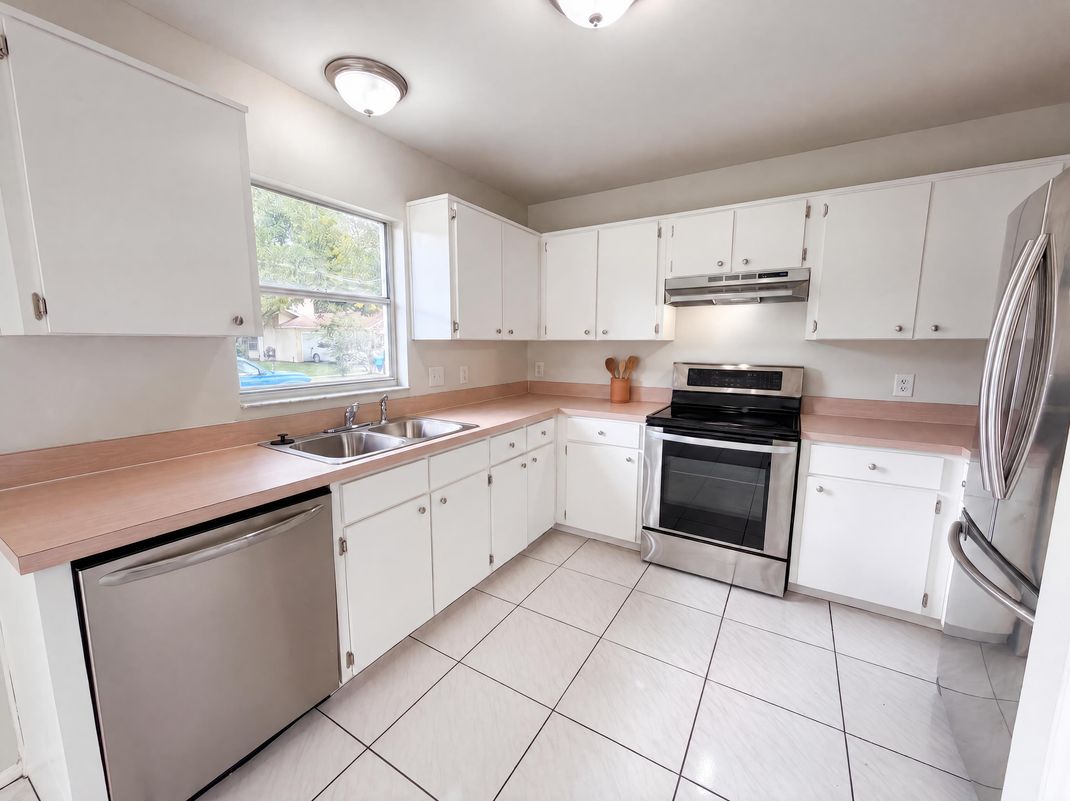 Property photo 2 of 1611 Callie Ct