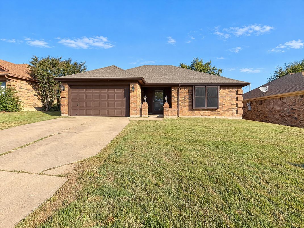 Property photo 1 of 935 Thistle Ridge Ln