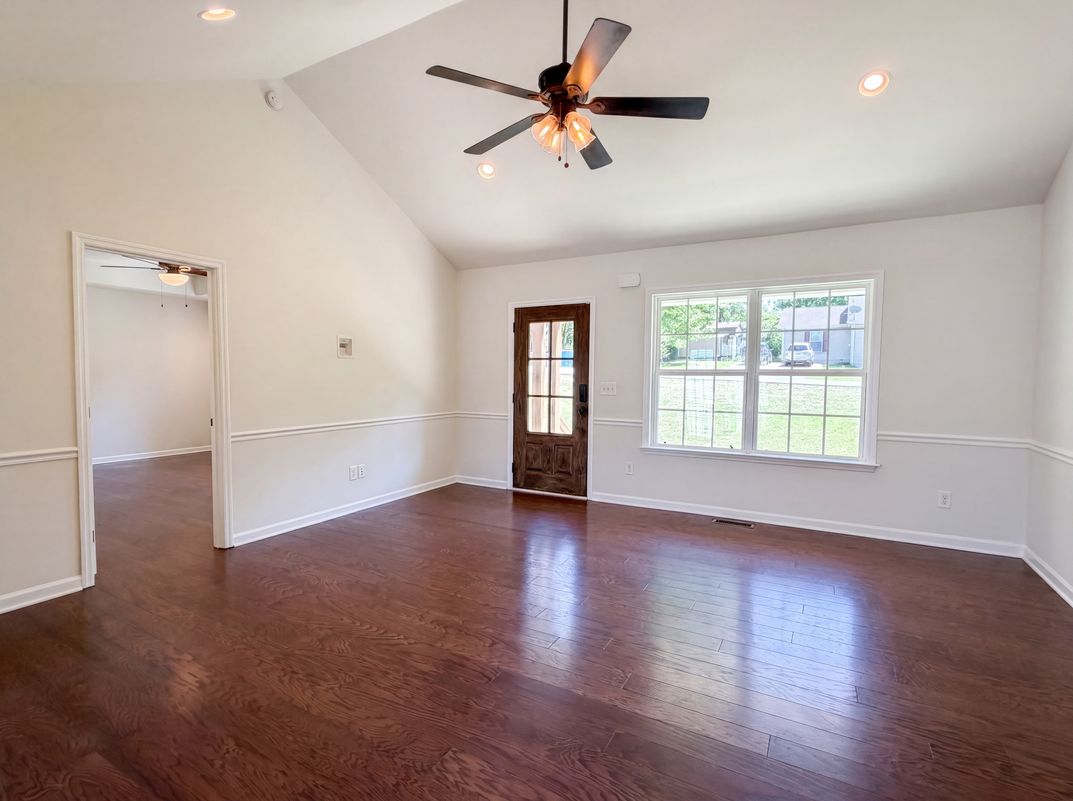 Property photo 3 of 109 Coco Ln