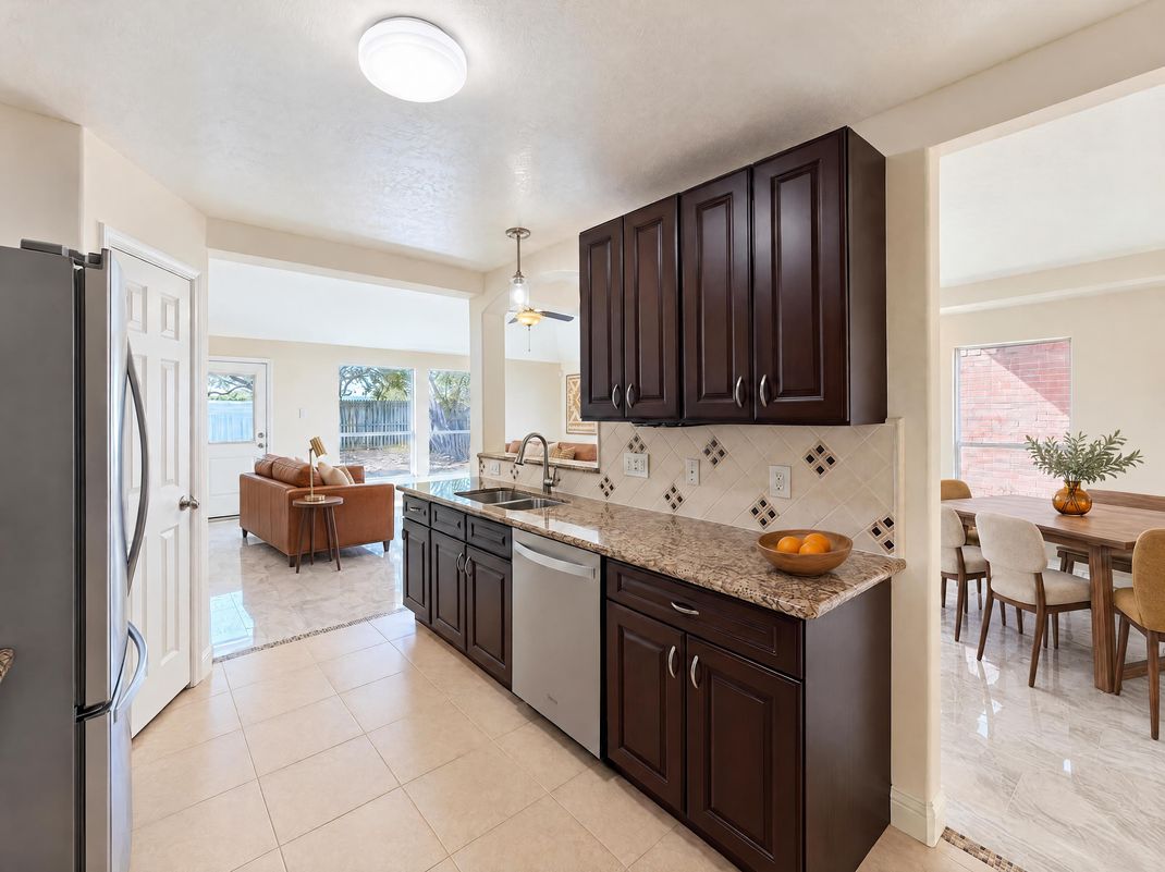 Property photo 2 of 12938 Maile Park Dr