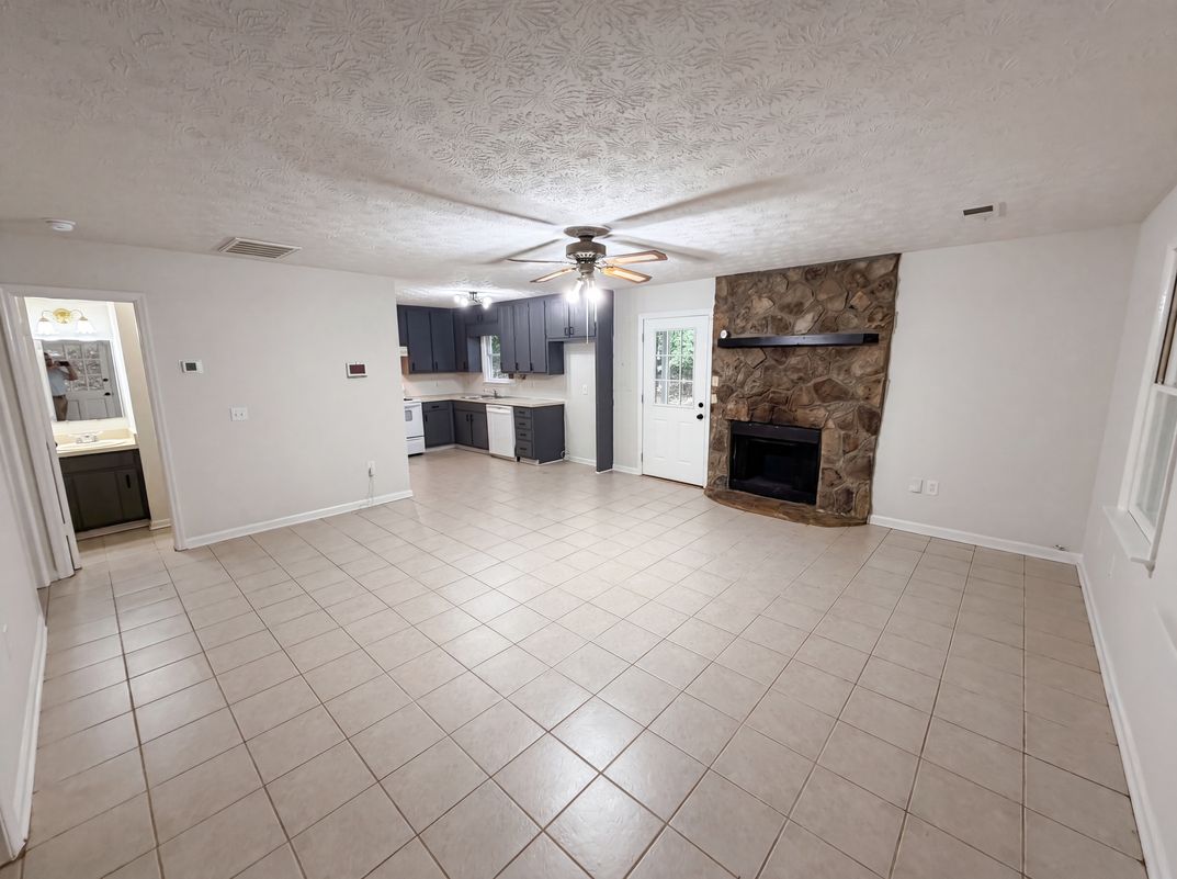 Property photo 3 of 9315 Dogwood Pl