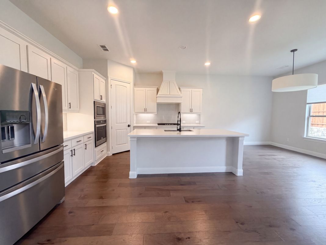 Property photo 2 of 850 Elm Park Dr