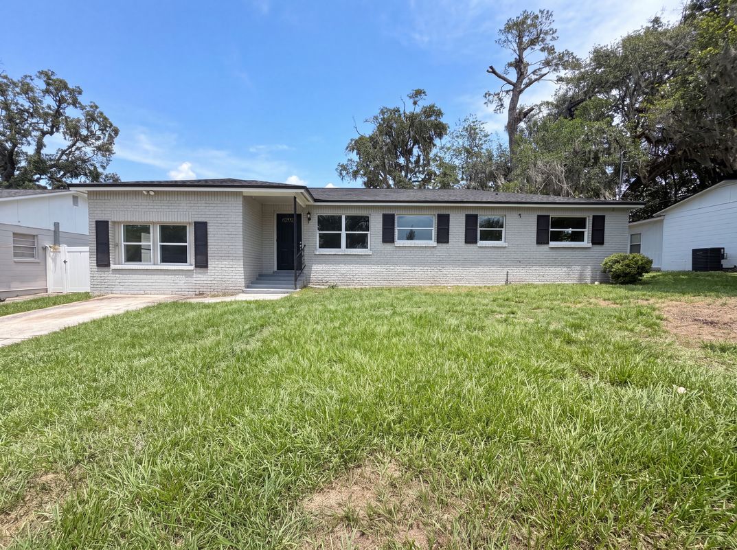 Property photo 1 of 411 Capricorn Ln