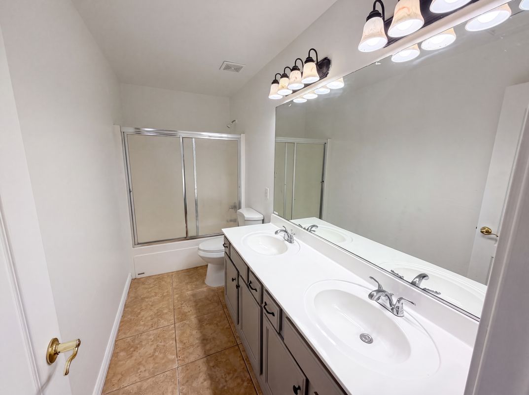 Photo 21 of 35 of 17645 W Hale Bopp Dr, Goodyear, AZ