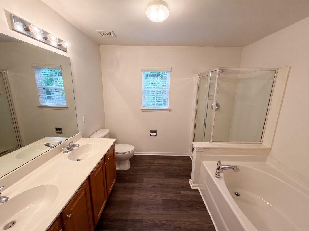 Photo 8 of 17 of 17240 Westmill Ln, Charlotte, NC