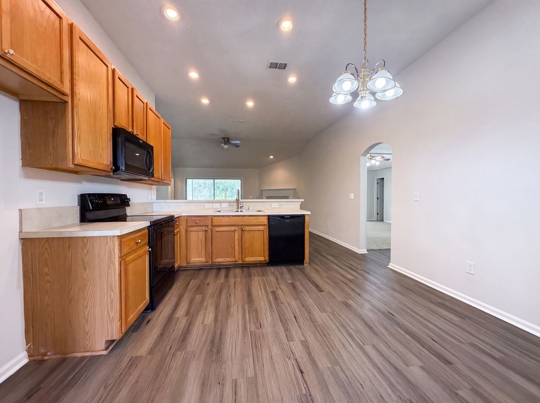 Property photo 2 of 8436 Staplehurst Dr W