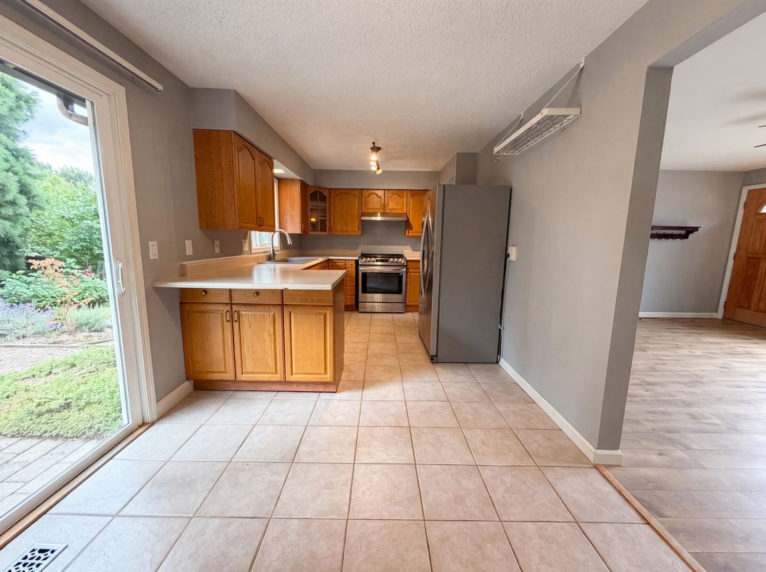 Property photo 2 of 11530 SW Tigard Dr
