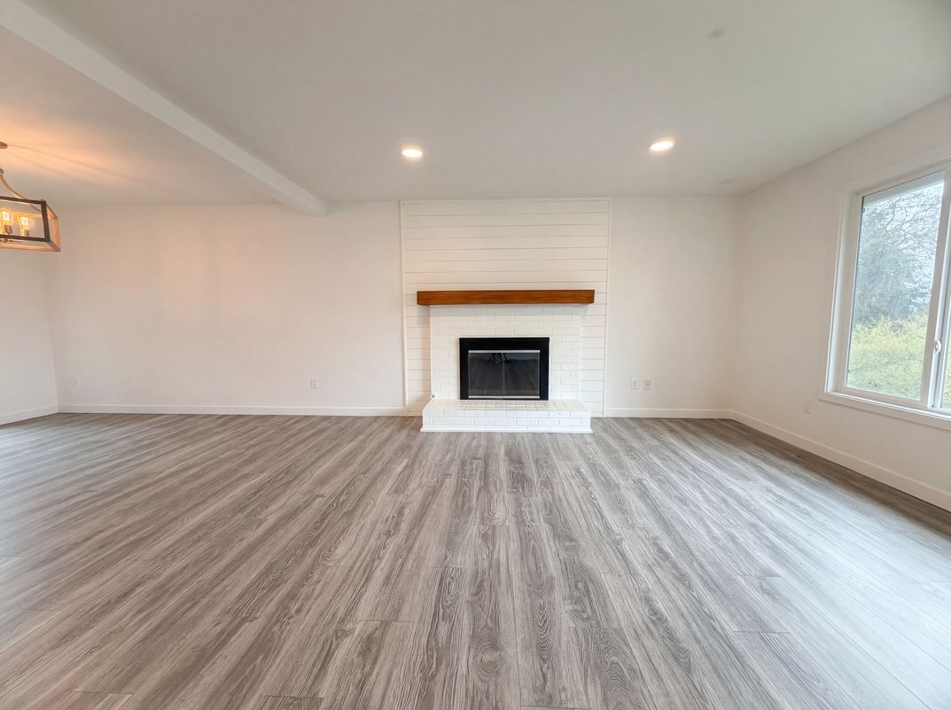 Property photo 3 of 2409 SE Higgins Dr