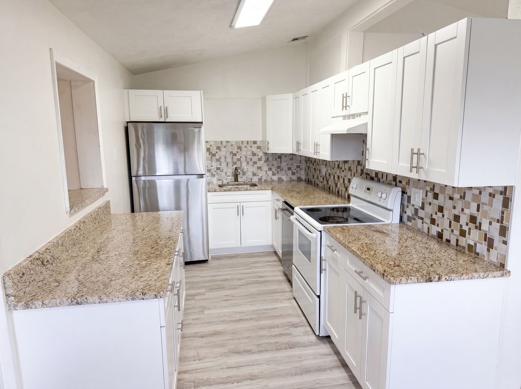 Property photo 2 of 752 Orchid Dr