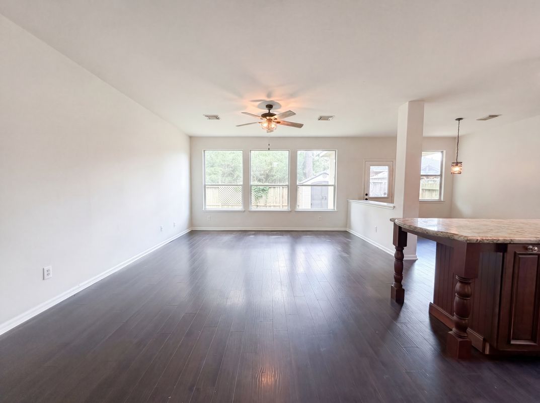 Property photo 3 of 16107 Horseshoe Hill Ct
