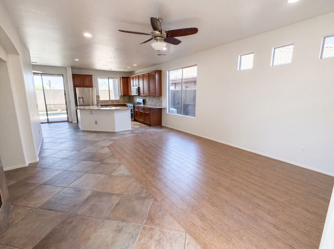 Photo 10 of 40 of 2513 W Florentine Rd, Phoenix, AZ