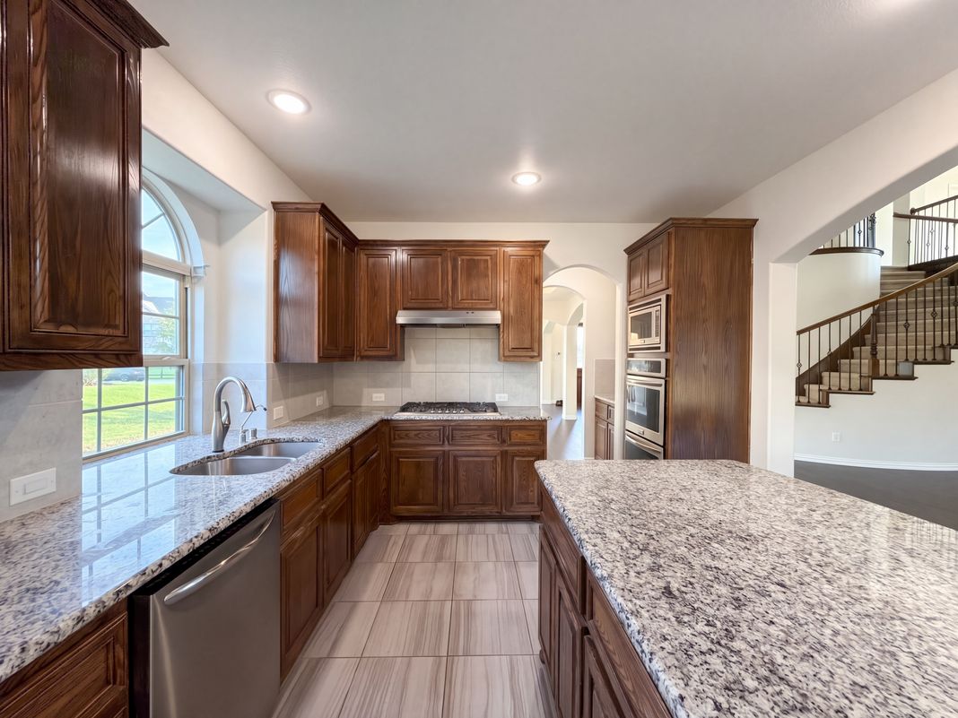 Property photo 2 of 908 Heath Creek Dr
