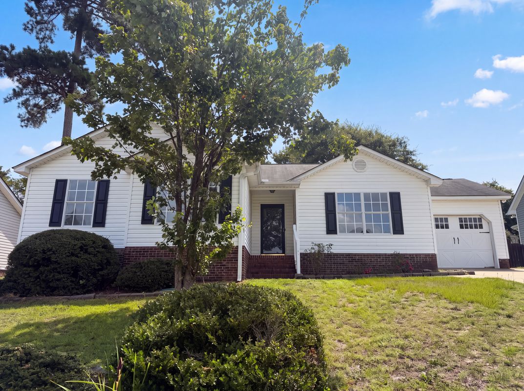 Property photo 1 of 220 Longshadow Dr
