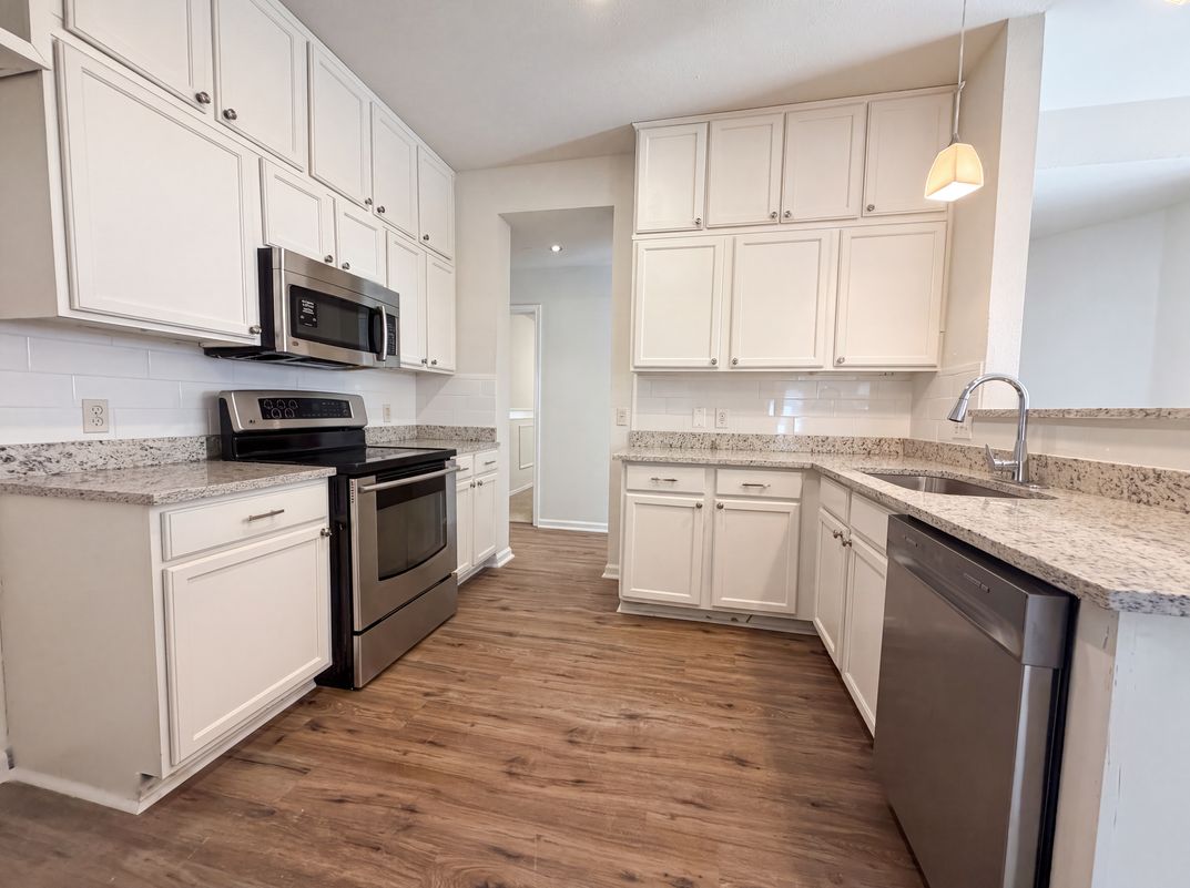 Property photo 2 of 1620 Sunview Cir