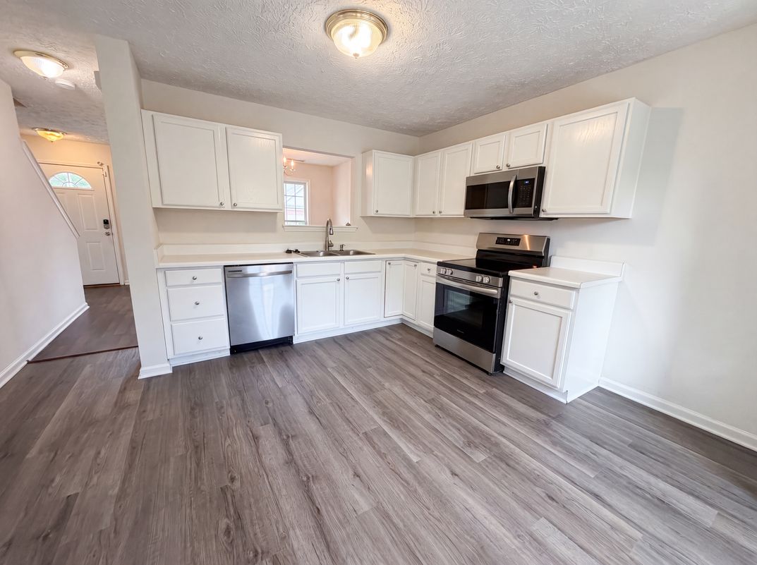 Property photo 2 of 3358 Neptune Dr