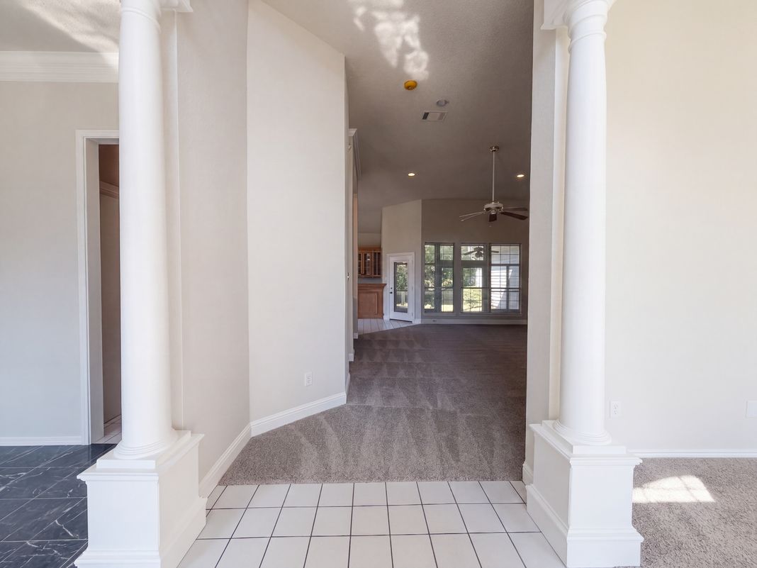 Property photo 3 of 3000 Candide Ln