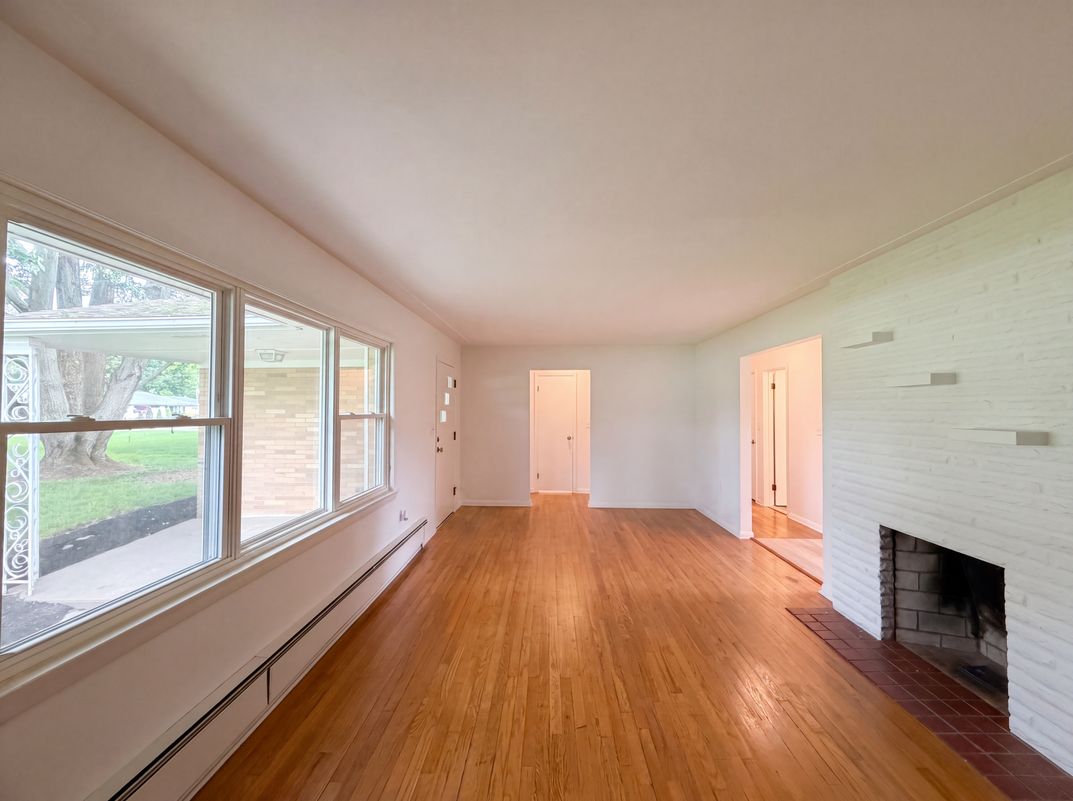 Property photo 3 of 36700 Lakeland Dr