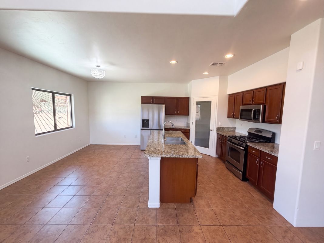 Property photo 2 of 4849 S Albacete Ave