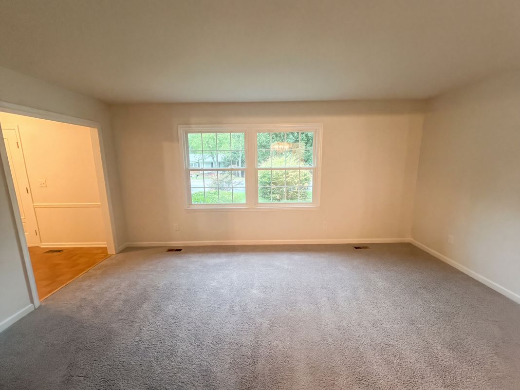 Property photo 3 of 812 Pineburr Rd