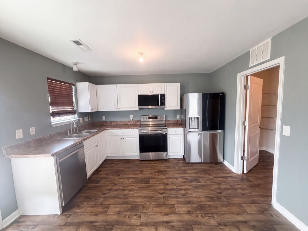 Property photo 2 of 741 Cairn Cir