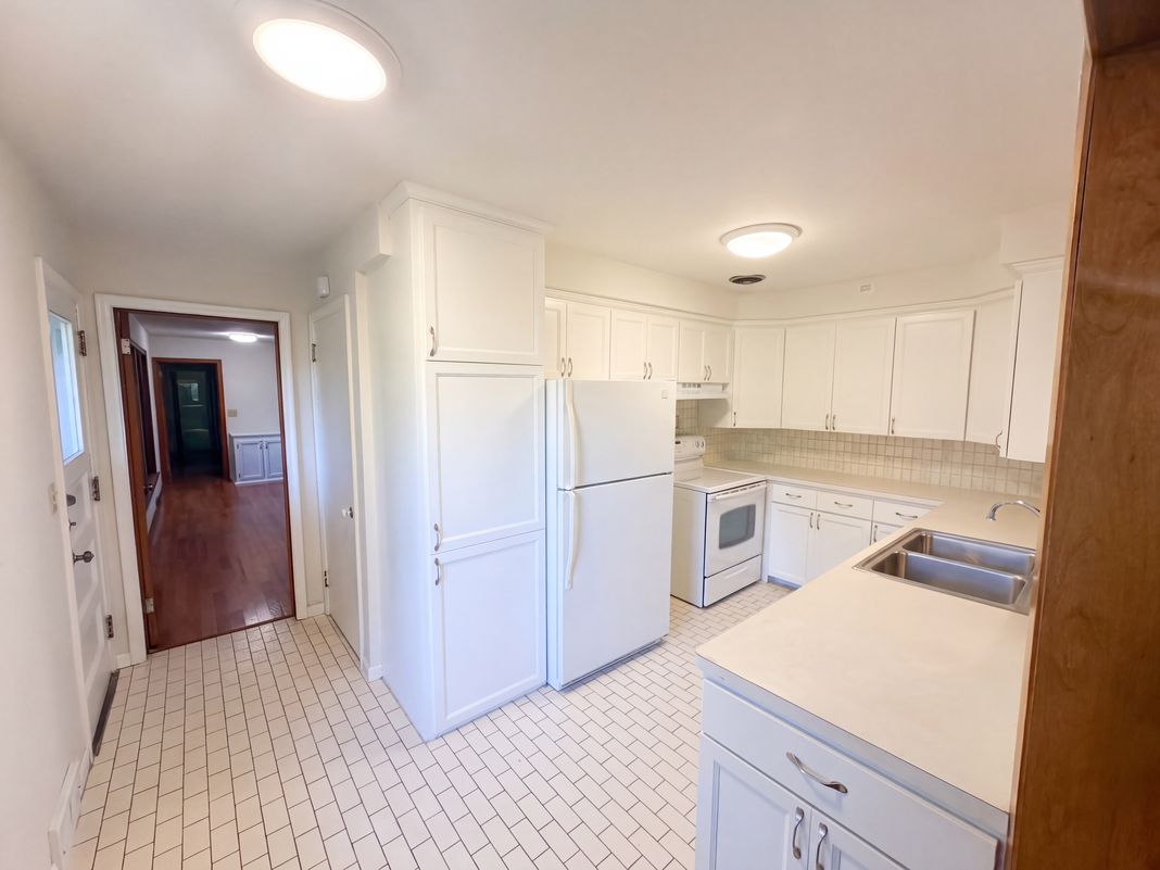 Property photo 2 of 2000 Herschel St