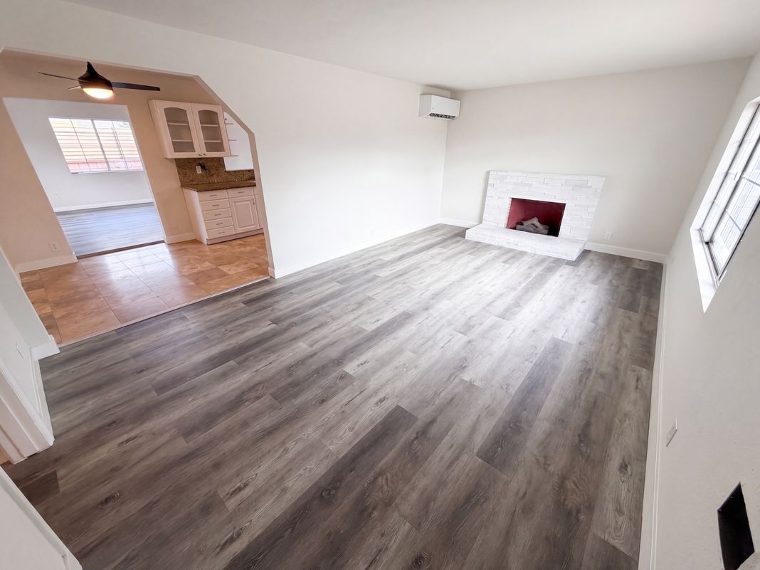 Property photo 3 of 1426 S Rita Way