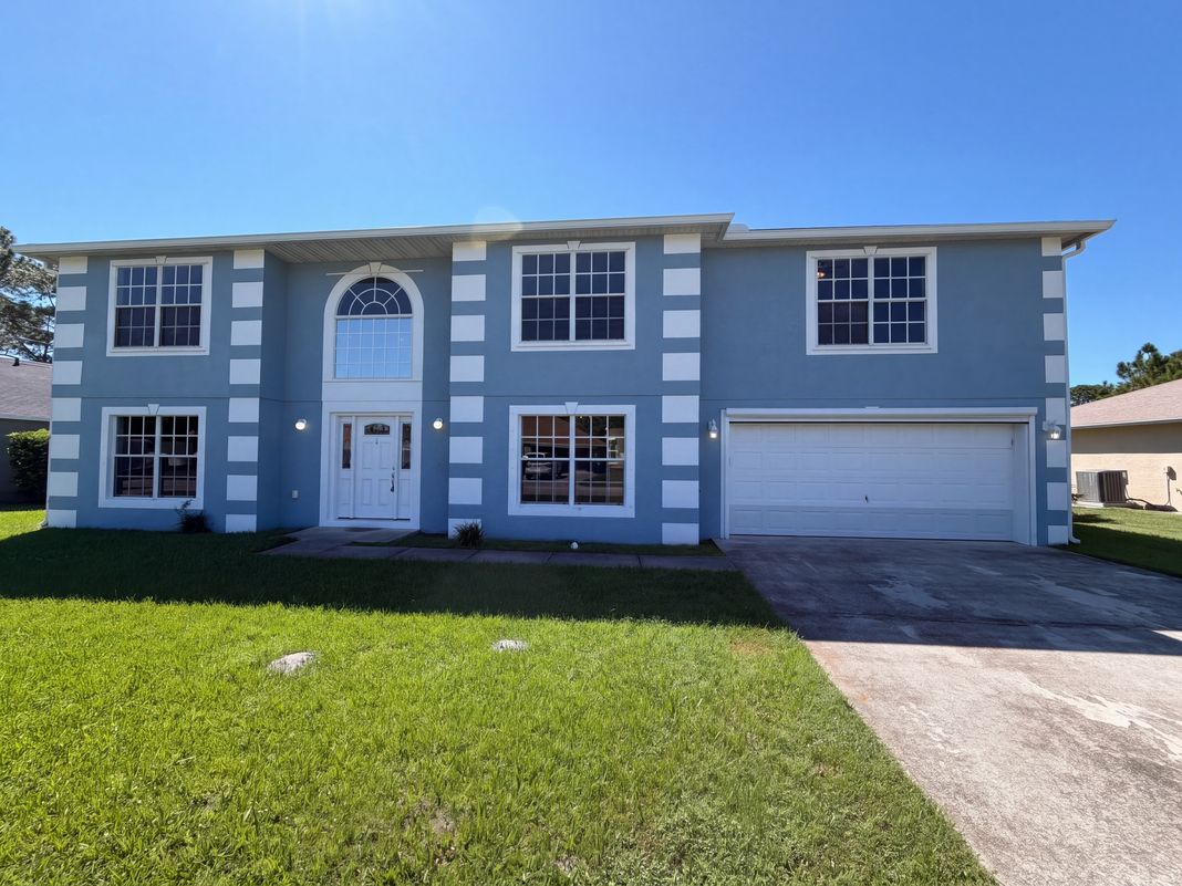 Property photo 1 of 10 Freeland Ln