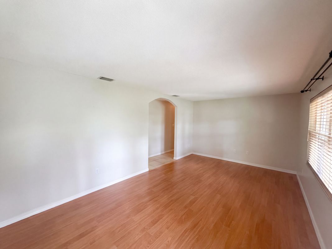 Property photo 3 of 2716 Charleston Dr