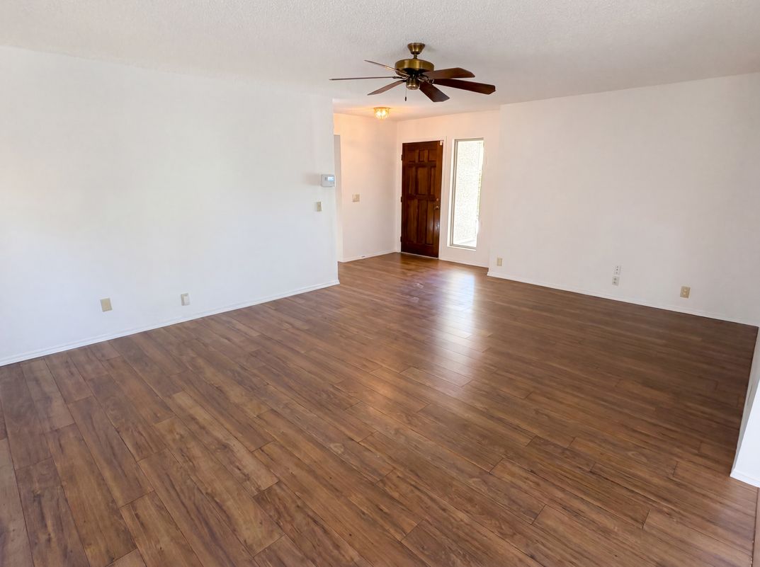 Property photo 3 of 9207 W Kerry Ln