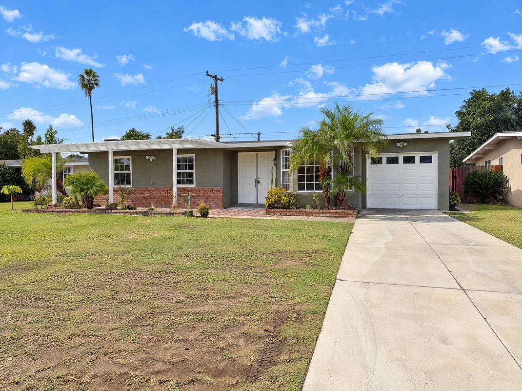 Property photo 2 of 5653 N Viceroy Ave