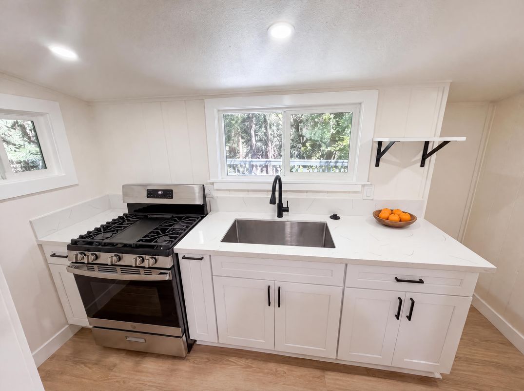 Property photo 2 of 982 Oak Dr