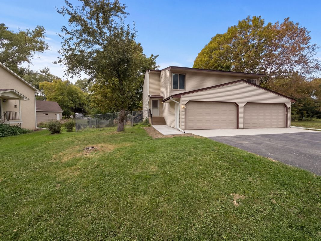 Property photo 1 of 15391 Trillium Cir