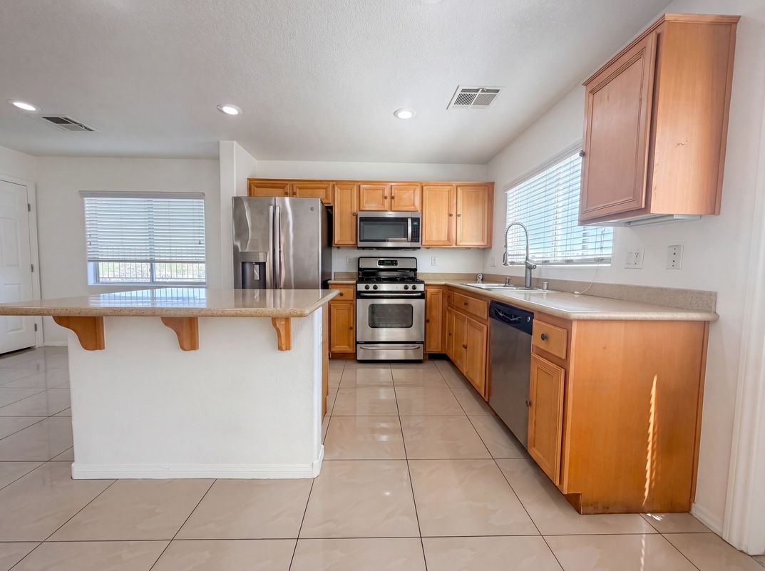Property photo 2 of 10506 Yuha Desert Ct