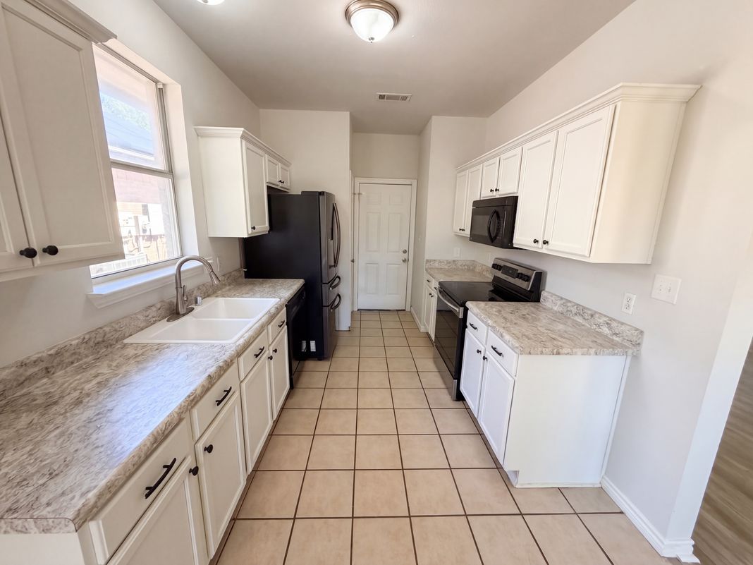 Property photo 2 of 327 Texas Dr