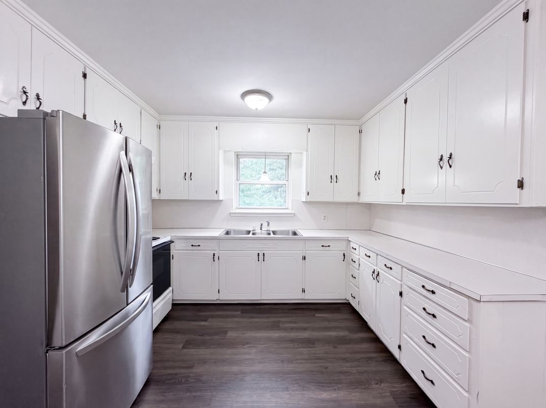 Property photo 2 of 411 Roy Eaker Rd