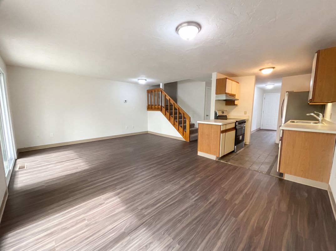 Property photo 3 of 20 Lordvale Blvd #202
