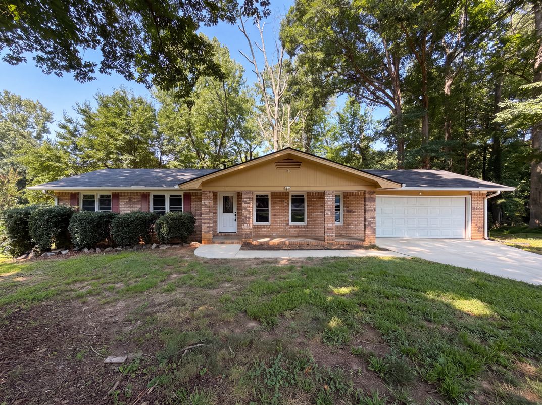 Property photo 1 of 1653 E Kellogg Cir