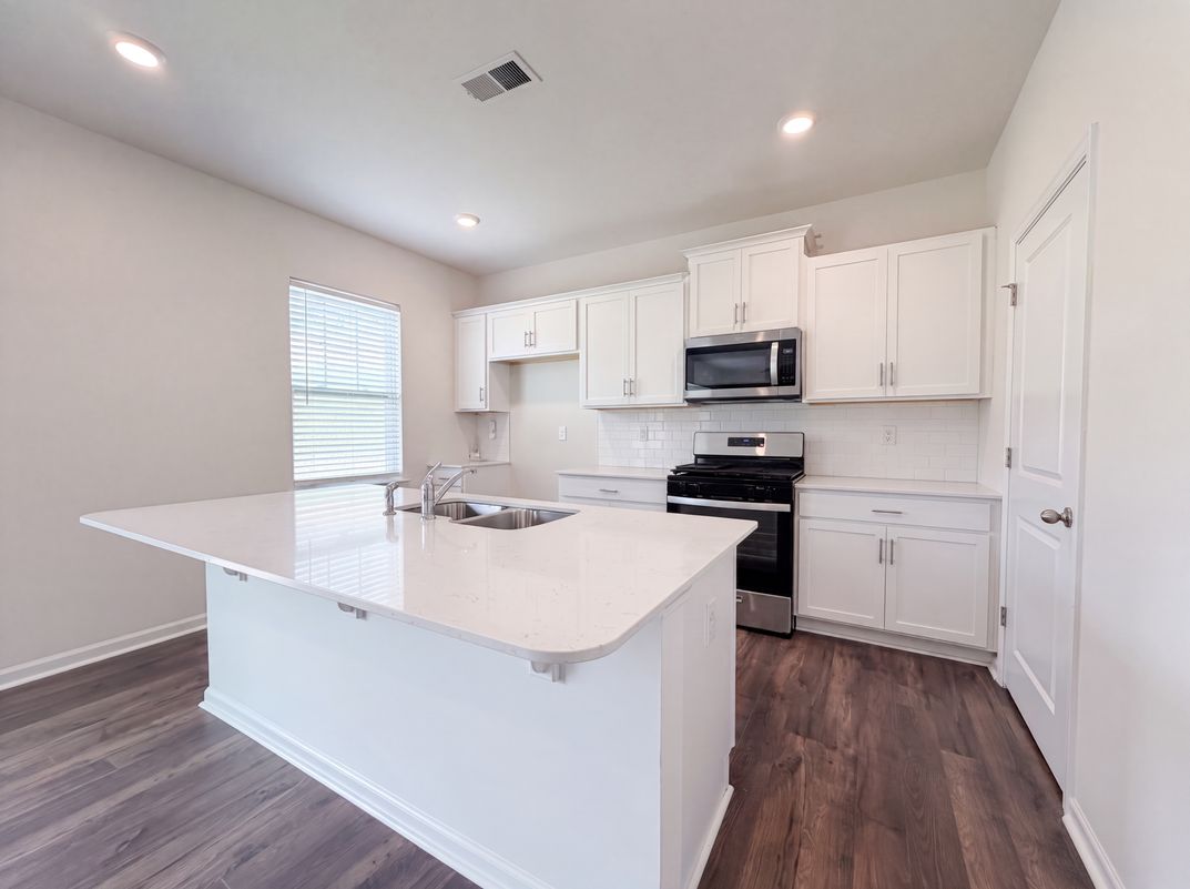 Property photo 2 of 115 Spring Hall Dr